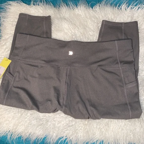 Women’s All in Motion Capri Leggings Gray 2X - Picture 5 of 8